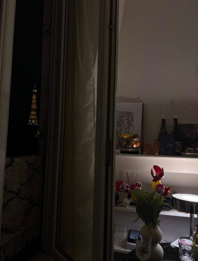 Magnifique Vue Sur La Tour Eiffel Appartement *